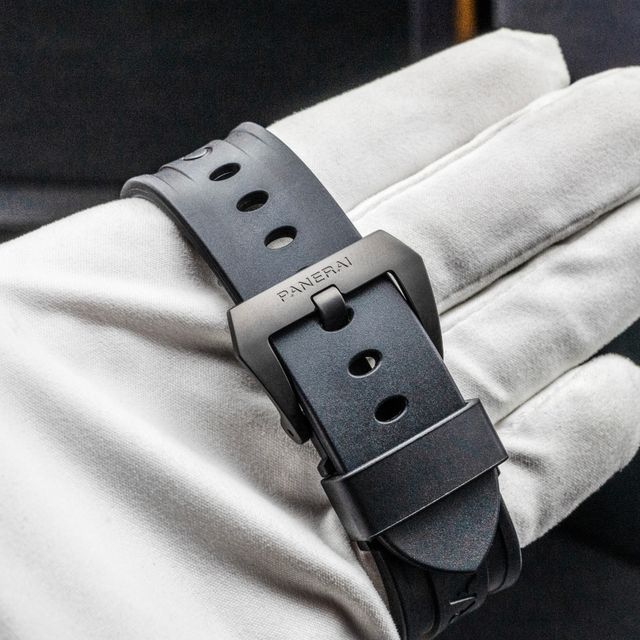 Panerai Luminor 1950 PAM00617 Image 3